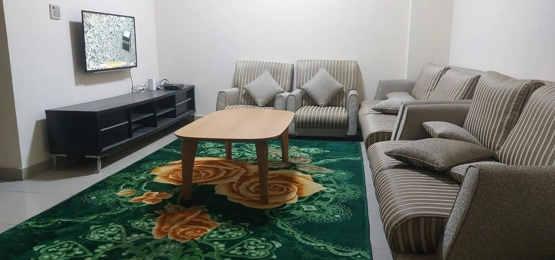 Beautiful 2 Bedroom Appartment Dubai Sharjah Border By Mauon Com