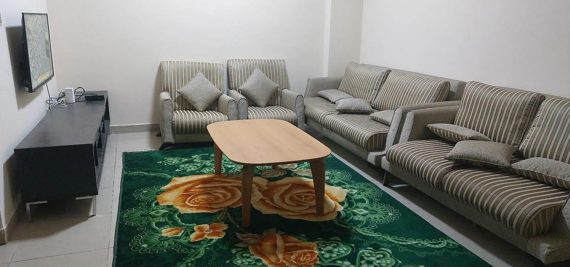 Apartment Beautiful 2 Bedroom Appartment Dubai Sharjah Border By Mauon Com